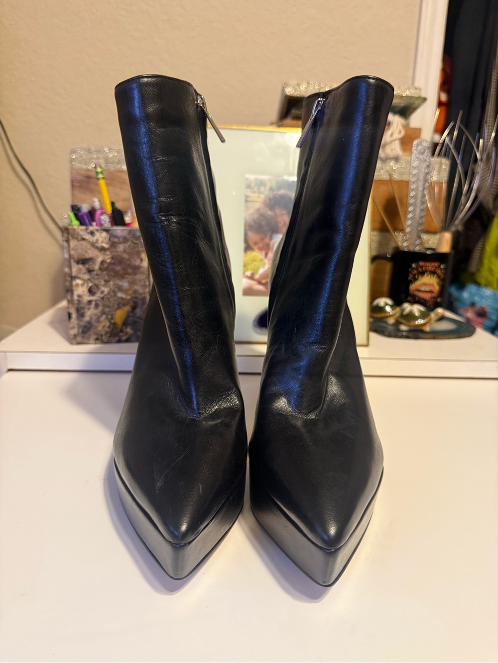 Gianni Bini Black Pointed Toe Women's Ankle Boots - Sleek Zip-Up Style